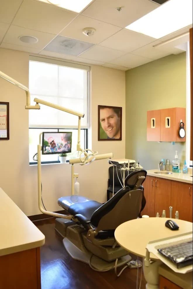 Radiant Smiles Expands Dental Services Under Dr. Raymond Wright III